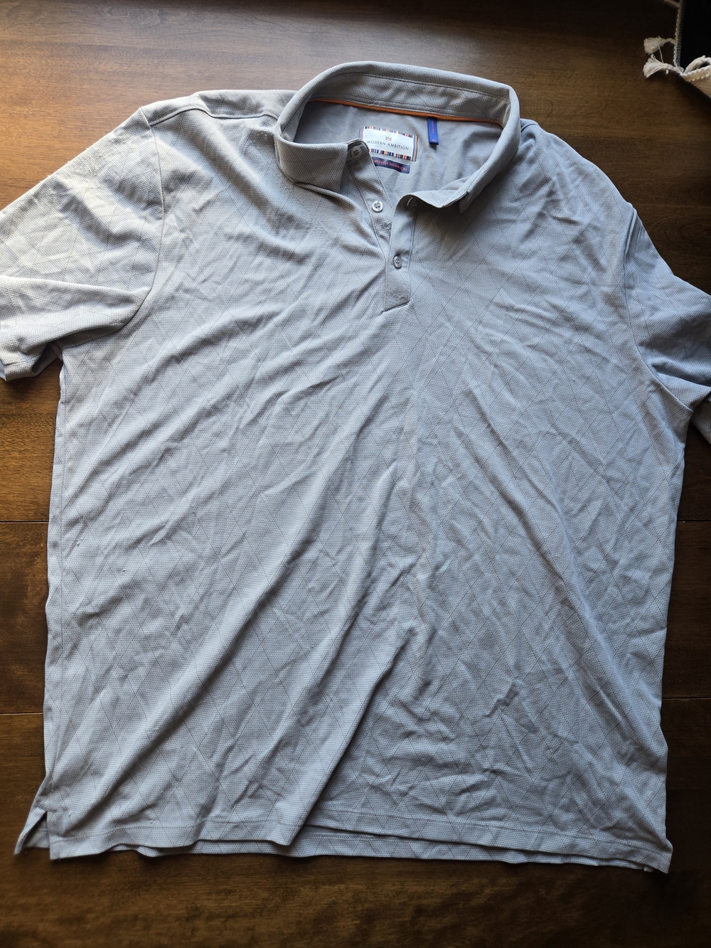 Men's Light Gray Polo Shirt with Subtle Diamond Texture